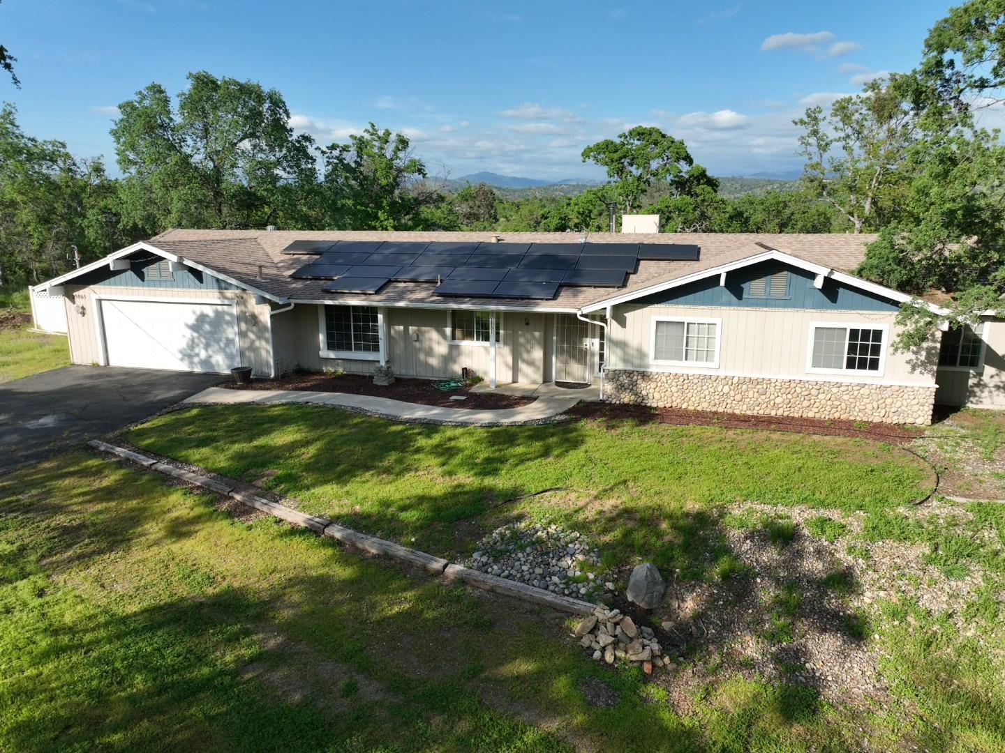 29865 Horseshoe Dr, Coarsegold, CA 93614